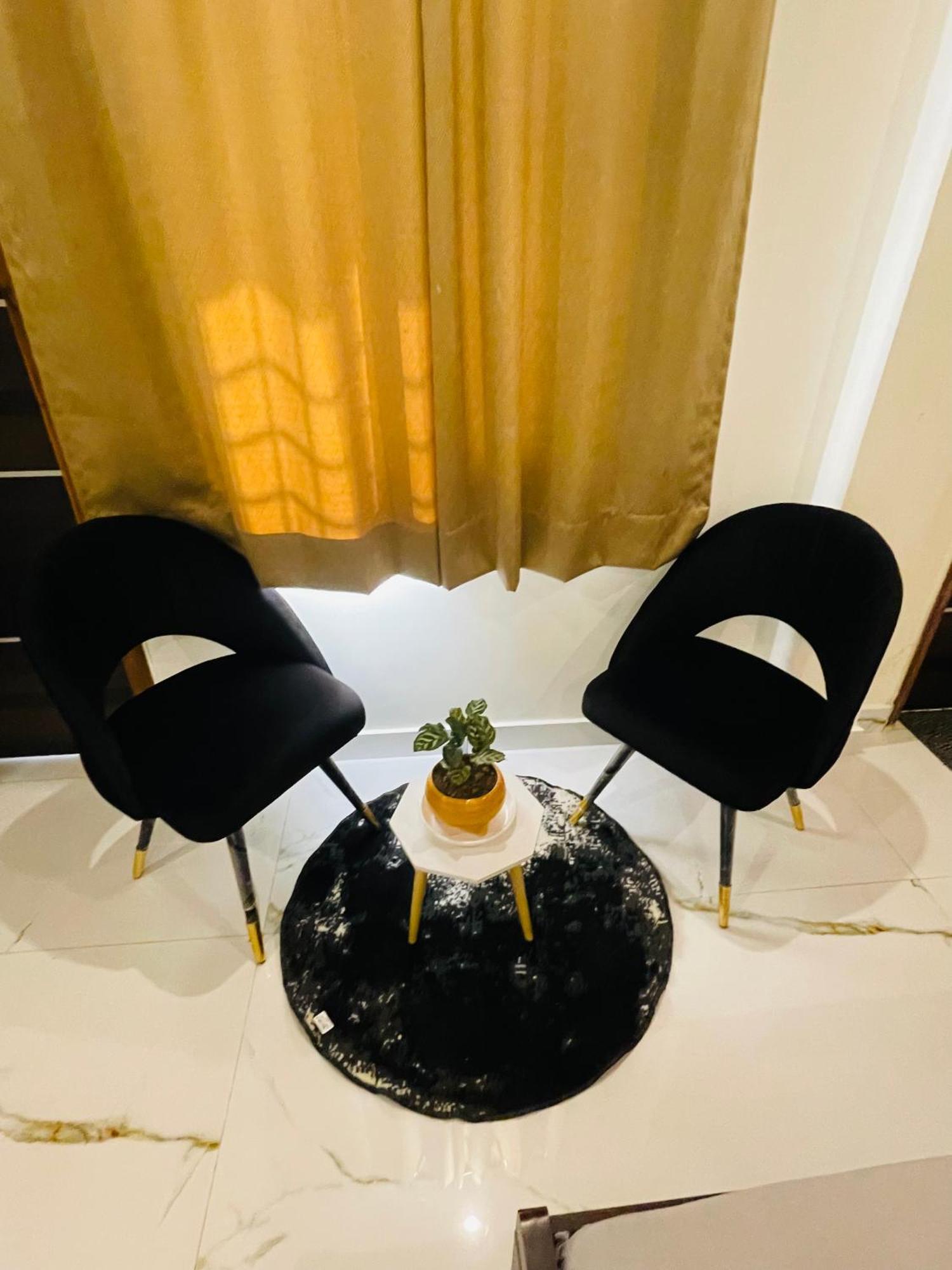 Two Bhk Abode In Golf City ラクナウ エクステリア 写真